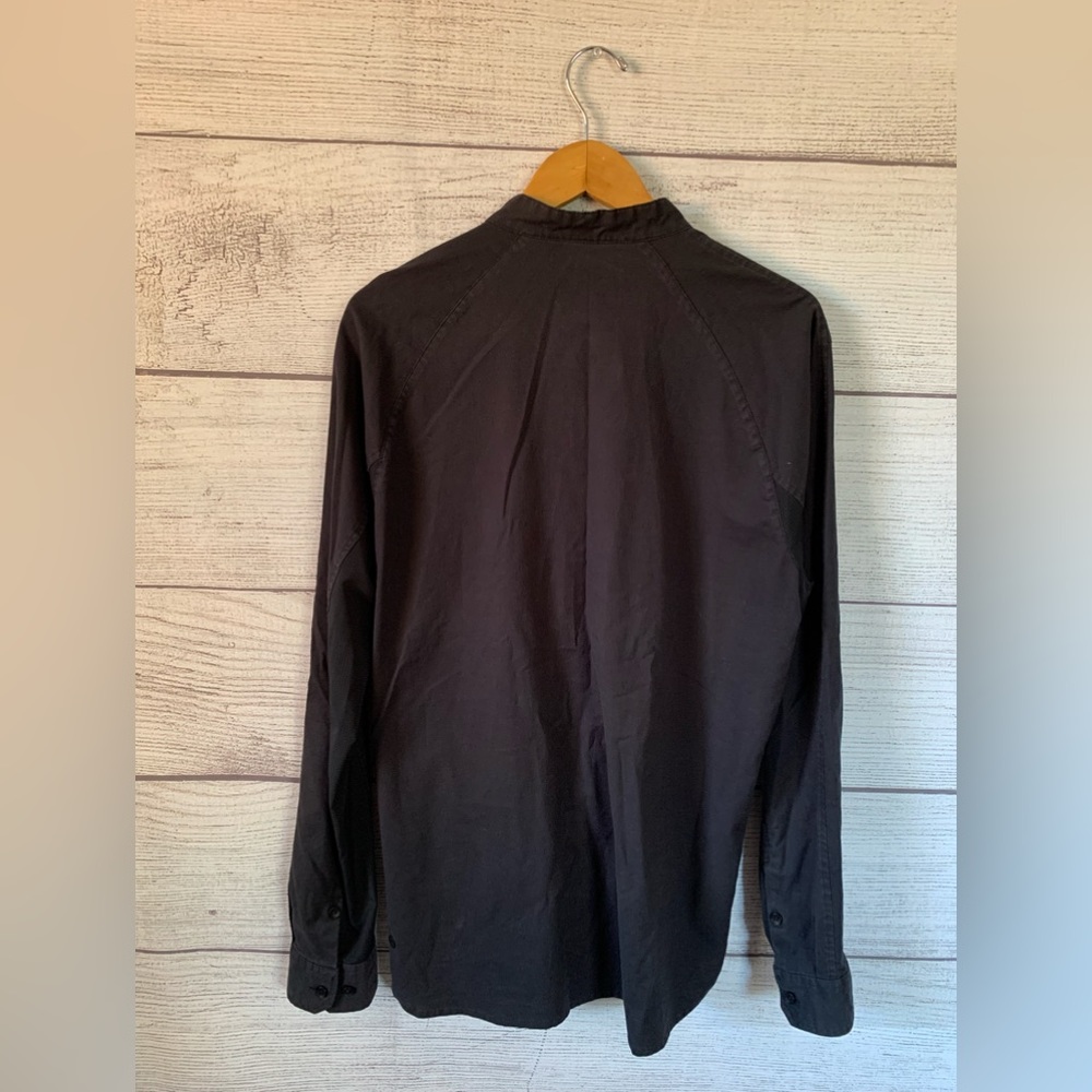 lululemon athletica Men's Black Casual Button Down Shirt - Picture 7 of 11